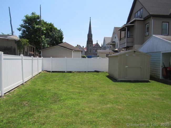76 Porter St, House other with 2 bedrooms, 2 bathrooms and 3 parking in Bridgeport CT | Image 5