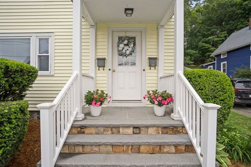 1-85 Lynde St, Melrose, MA, 02176-4607 | Card Image