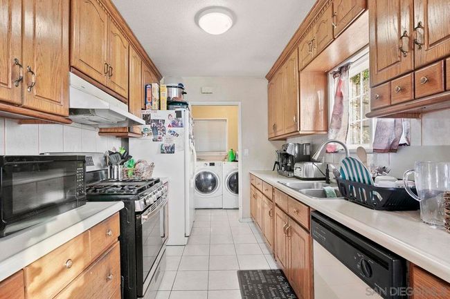 1580 Woodrow Ave, House other with 3 bedrooms, 2 bathrooms and 4 parking in Lemon Grove CA | Image 9