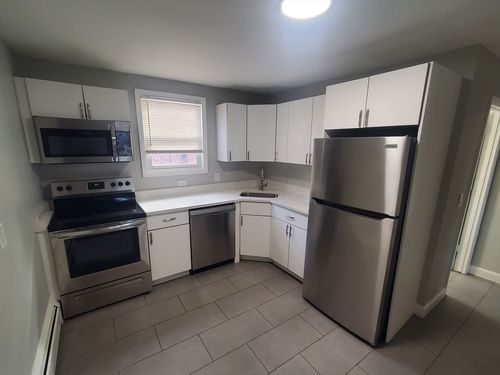 apt-5-433B Sea St, Quincy, MA, 02169-2730 | Card Image