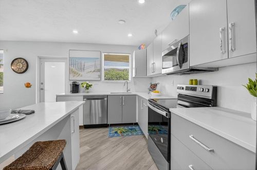 8-930 Osceola Dr, Boca Raton, FL, 33432-8536 | Card Image