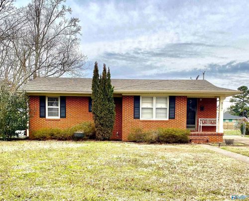 817 Chambers Dr Ne, Huntsville, AL, 35801-1537 | Card Image
