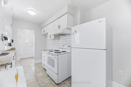 88 B Bernick Dr, Barrie, ON, L4M2V6 | Card Image