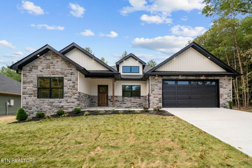 152 Natchez Cir, Crossville, TN, 38558-4517 | Card Image