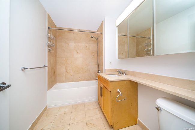 PH3M - 40-22 College Point Blvd, Condo with 2 bedrooms, 2 bathrooms and null parking in Flushing NY | Image 10