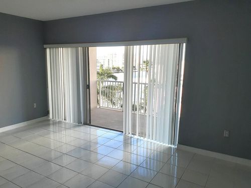 4h-1965 S Ocean Dr, Hallandale Beach, FL, 33009-5920 | Card Image