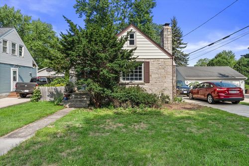 W168N9104 Falls Avenue, Menomonee Falls, WI, 53051 | Card Image