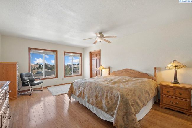 515 Nw Robert St, Home with 4 bedrooms, 4 bathrooms and null parking in Pullman WA | Image 17