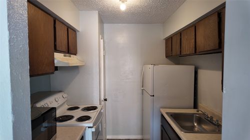 8110 Skillman St, Dallas, TX, 75231-2800 | Card Image