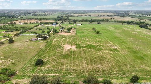 12885 La Vernia Rd, Saint Hedwig, TX, 78152-9647 | Card Image