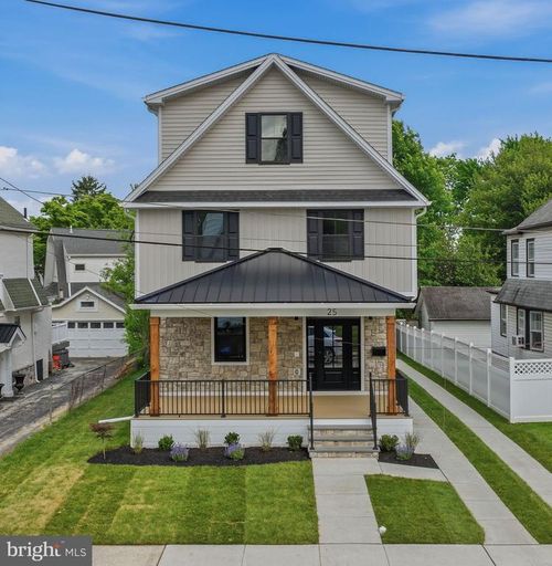 25 Oak Ln, HAVERTOWN, PA, 19083-2214 | Card Image