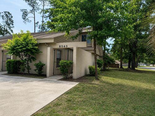 8565 Windypine Ln, Jacksonville, FL, 32244-5267 | Card Image