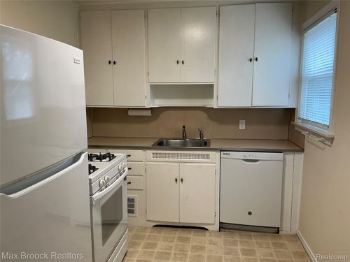 2104 Brickley St, Ferndale, MI, 48220-1114 | Card Image