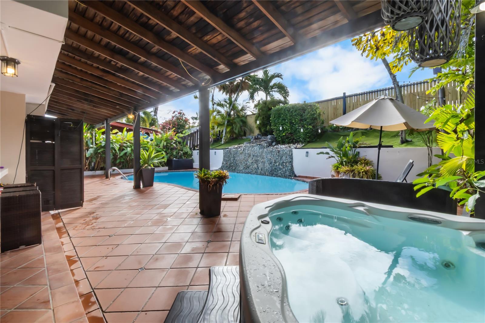 Residential en venta en HUMACAO, AD5 CALLE BALEARES, 1628 m²