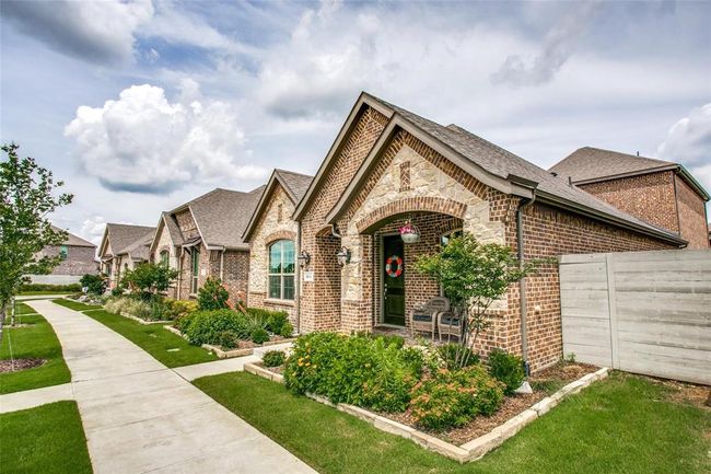908 Streetside Lane, House other with 4 bedrooms, 3 bathrooms and null parking in Argyle TX | Image 2