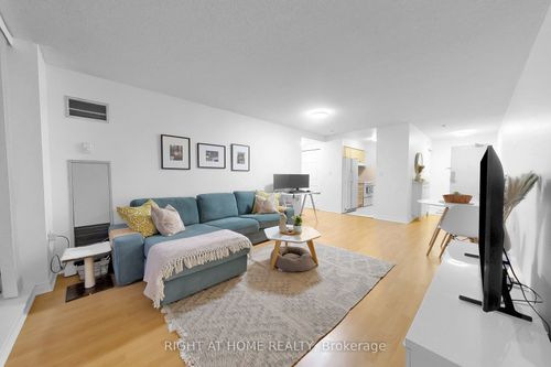 216-2100 John St, Thornhill, ON, L3T7S6 | Card Image