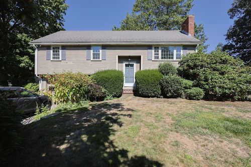 7 Eric Ln, North Attleboro, MA, 02760-3442 | Card Image
