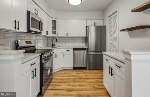 1 Windsor Ct, SEWELL, NJ, 08080-2815 | Card Image