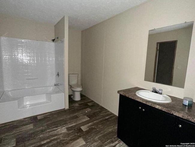 925 Pr 2630 Summit Orchard Ln, House other with 3 bedrooms, 2 bathrooms and null parking in Moore TX | Image 9