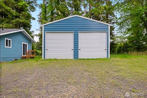 2693 State Route 101, Ilwaco, WA, 98624-9040 | Card Image