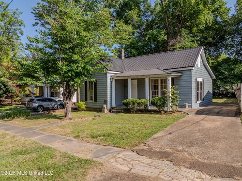 335 E College Ave, Holly Springs, MS, 38635-3123 | Card Image