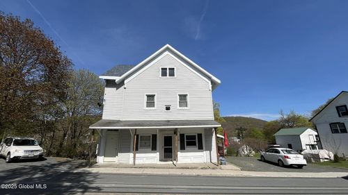 10 N Main St, Berlin, NY, 12022-7727 | Card Image