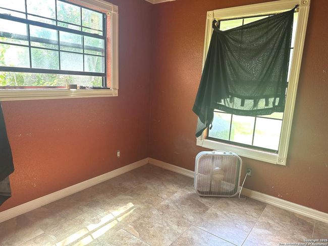 5230 Swann Ln, House other with 3 bedrooms, 1 bathrooms and null parking in Kirby TX | Image 12