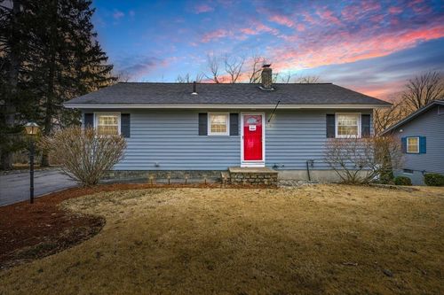 113 Comeau St, Manchester, NH, 03102-3851 | Card Image