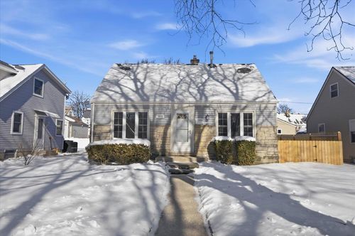 7026 W Dreyer Place, WEST ALLIS, WI, 53219 | Card Image