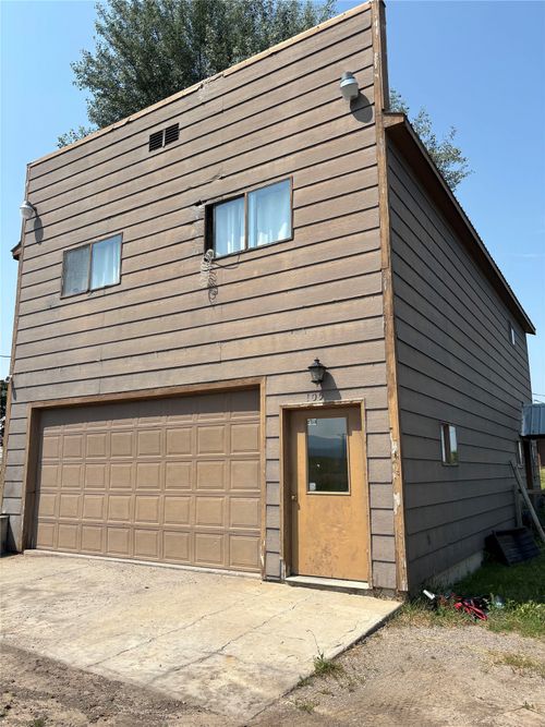 105 Welf Ln, Kalispell, MT, 59901-9061 | Card Image