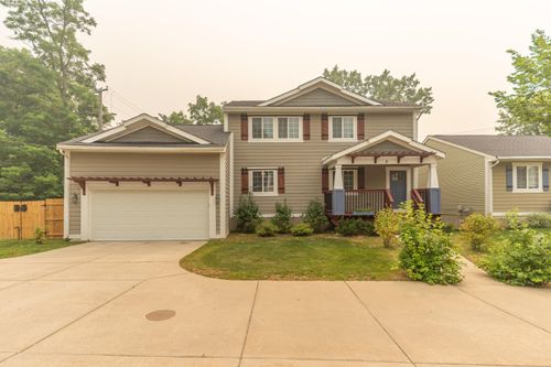 2 Maple Village Ct, Ann Arbor, MI, 48103-4976 | Card Image