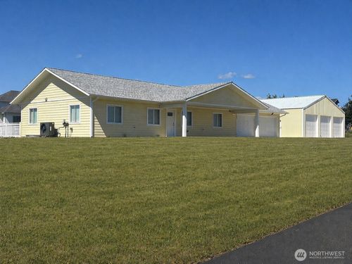 5 Red Apple Dr, Omak, WA, 98841-9689 | Card Image