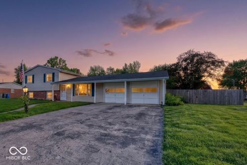 725 Twyckingham Ln, Kokomo, IN, 46901-1825 | Card Image