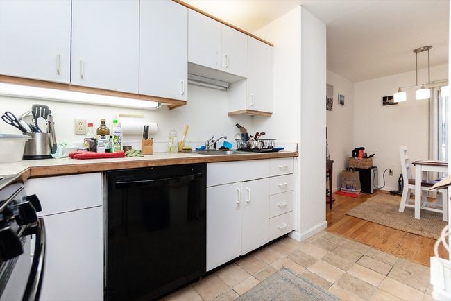 31 - 31 Henry St, House attached with 2 bedrooms, 3 bathrooms and 1 parking in Cambridge MA | Image 12