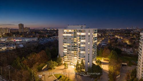 911-7250 Yonge St, Thornhill, ON, L4J7X1 | Card Image