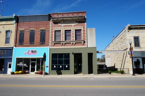 213 N Main Street, Charles City, IA, 50616 | Card Image