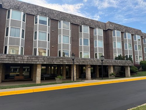 1d-400 Ascot Dr, Park Ridge, IL, 60068-3626 | Card Image