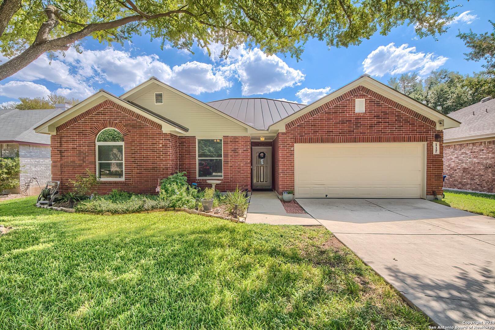 Spice Oak Ln, Cibolo, TX 78108