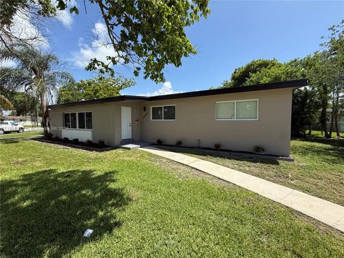 19201 Flag Dr, Cutler Bay, FL, 33157-8870 | Card Image