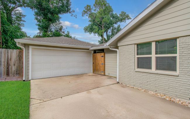 9818 Emnora Ln, House other with 4 bedrooms, 2 bathrooms and 2 parking in Houston TX | Image 8