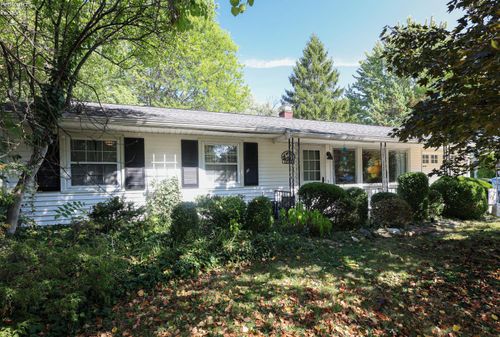 1273 Hollyview Dr, Vermilion, OH, 44089-1709 | Card Image