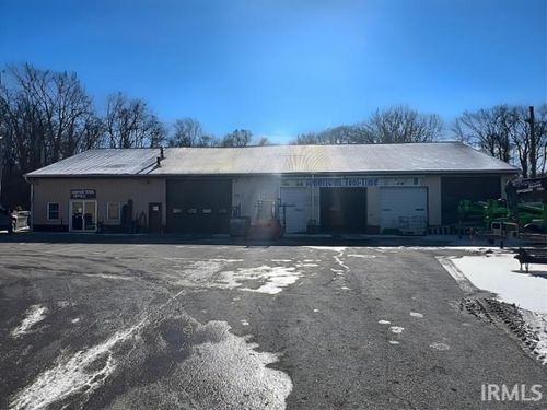 3325 E Market St, Logansport, IN, 46947-2100 | Card Image