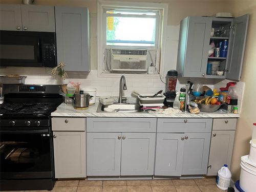 45 Poplar St, Central Islip, NY, 11722-3132 | Card Image