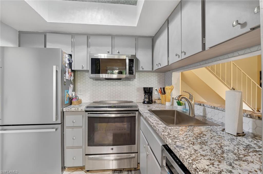 Residential in FORT MYERS 4