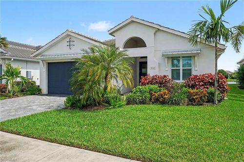 9062 Montserrat Dr, NAPLES, FL, 34114-2905 | Card Image