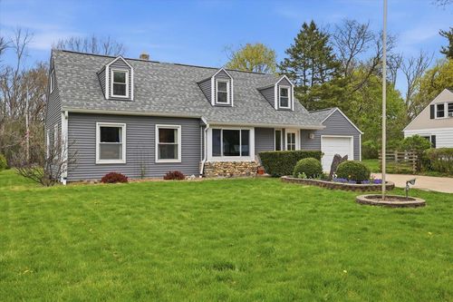 17814 W Roosevelt Avenue, New Berlin, WI, 53146 | Card Image