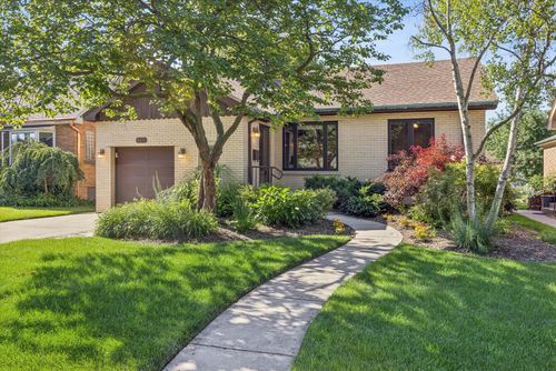 443 Shenstone Rd, Riverside, IL, 60546-2031 | Card Image