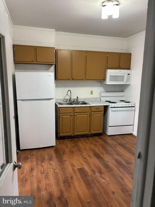 831 Willow St, Lebanon, PA, 17046-5028 | Card Image