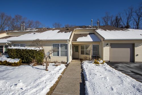 75 Aspen Ave, Englishtown, NJ, 07726-4707 | Card Image