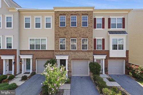 6082 Forum Sq, FREDERICK, MD, 21703-2889 | Card Image